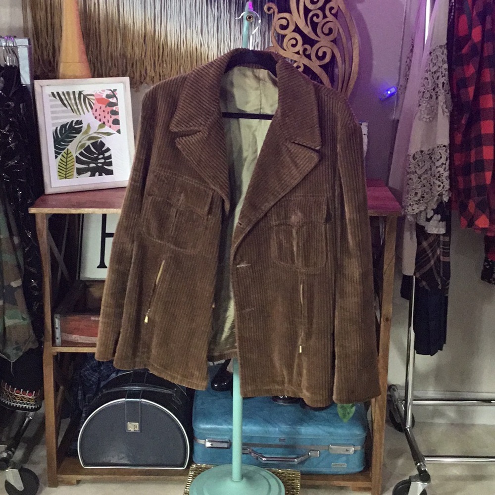 REPOSH…Vintage brown lined corduroy blazer size large